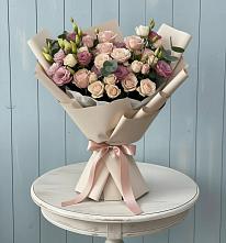 Букет цветов из:  Розы и Лизиантусы в Новобелокатай