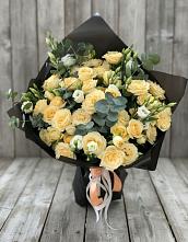 Букет цветов из:  Розы и Лизиантусы в Новобелокатай