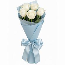 Букет 5 Белых роз Проуд в Новобелокатай