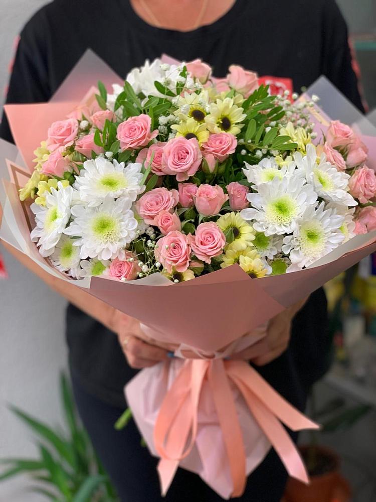 Букет цветов из: Розы и Хризантемы в Новобелокатай