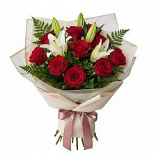 Букет цветов из:  Лилии и Розы в Новобелокатай