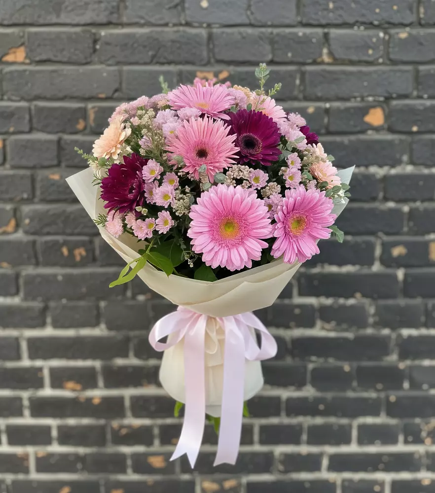 Букет цветов из: Герберы и Хризантемы в Новобелокатай