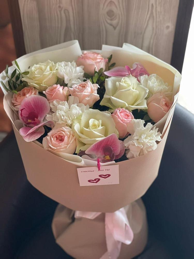 Букет цветов из: Орхидеи, Розы и Гвоздики в Новобелокатай