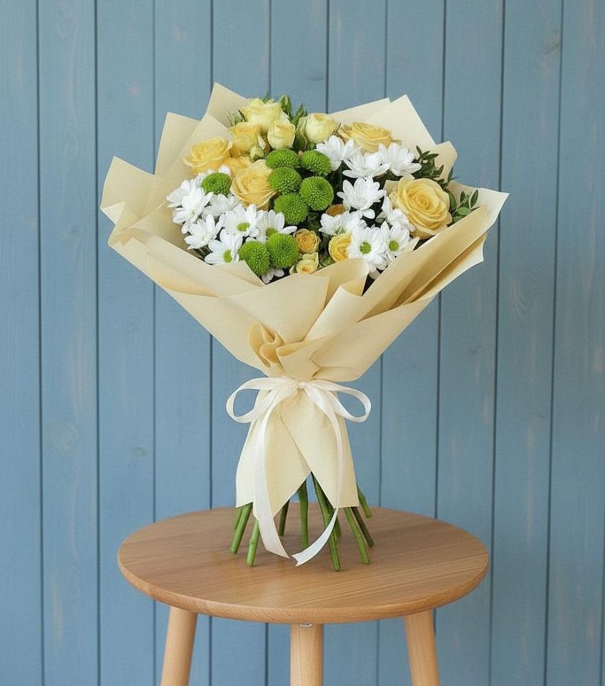 Букет цветов из: Хризантемы и Розы в Новобелокатай