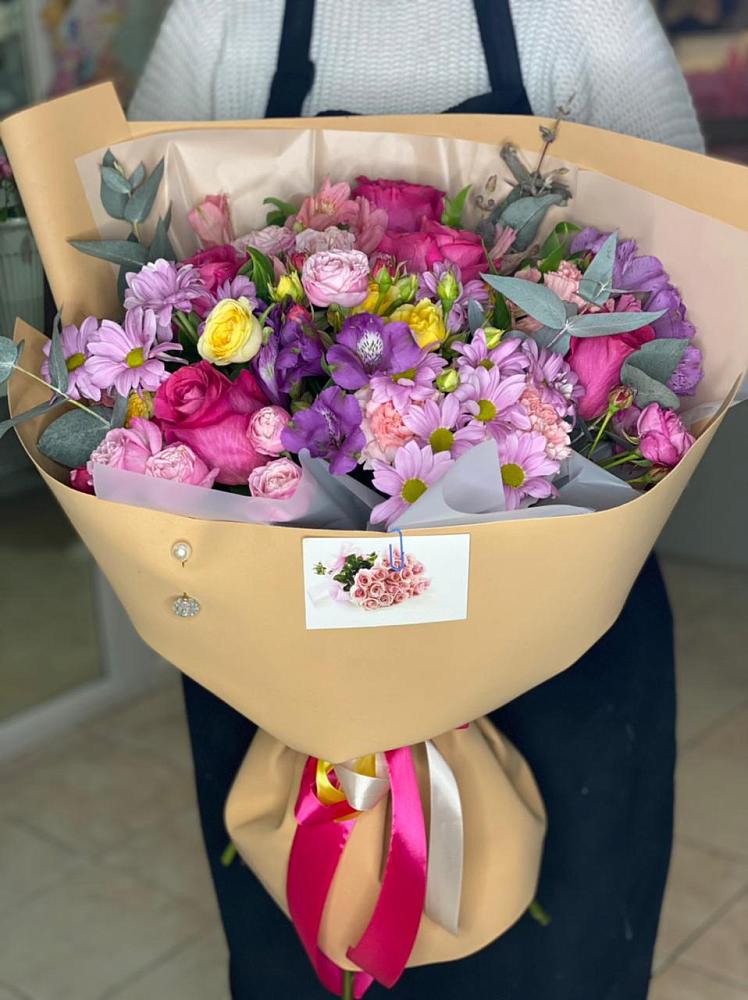 Букет цветов из: Хризантемы, Гвоздики и Альстромерии в Новобелокатай