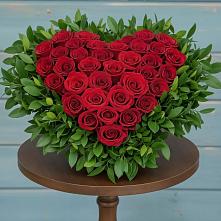 Цветочная композиция из Розы в виде сердца в Новобелокатай