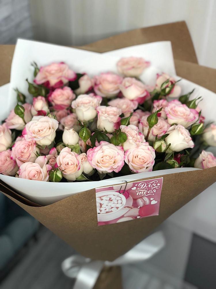 Букет цветов из: Розы в Новобелокатай