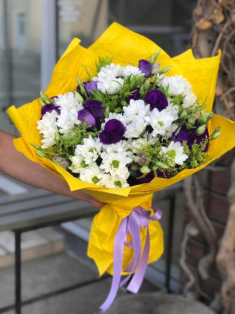 Букет цветов из: Ирисы, Хризантемы и Ромашки в Новобелокатай