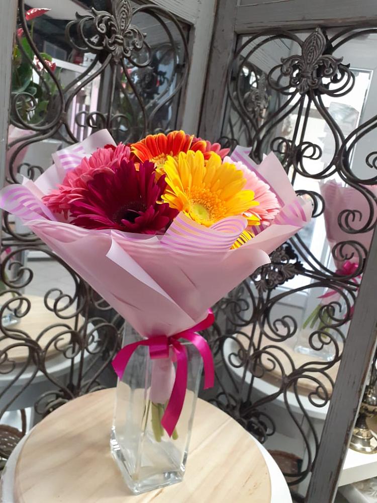 Букет цветов из: Герберы в Новобелокатай