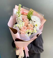 Букет цветов из:  Хризантемы и Розы в Новобелокатай
