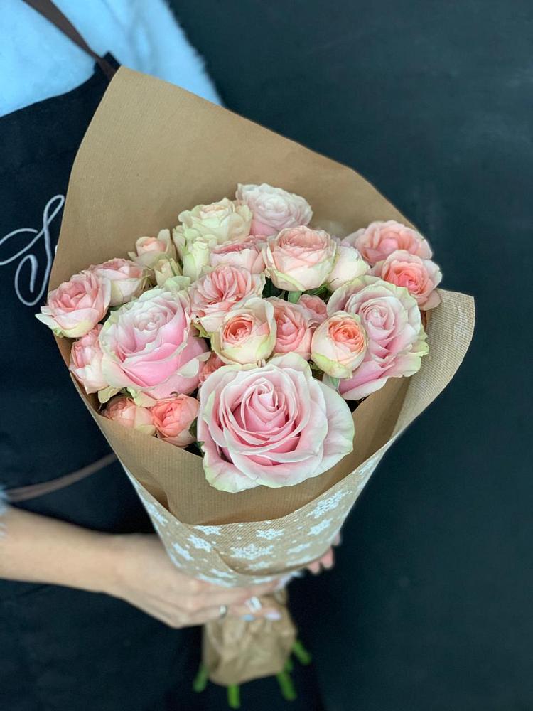 Букет цветов из: Хризантемы и Розы в Новобелокатай