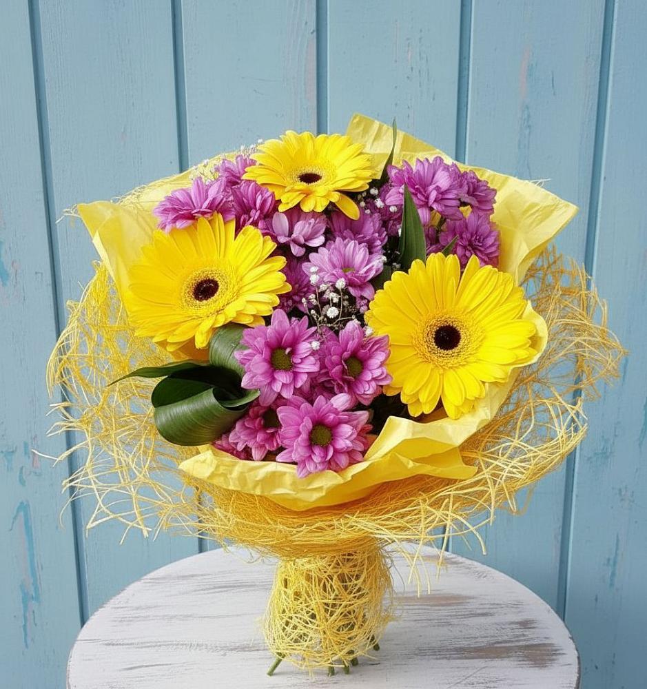 Букет цветов из: Хризантемы и Герберы в Новобелокатай