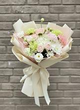 Букет цветов из:  Гвоздики, Розы, Лизиантусы и Хризантемы #REPLACE_PRED# Новобелокатай