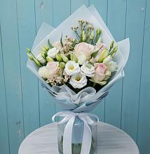 Букет цветов из:  Розы и Лизиантусы в Новобелокатай