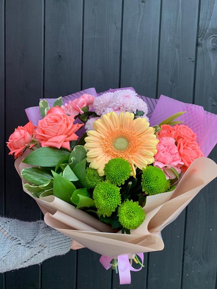 Букет цветов из: Гвоздики, Розы, Герберы и Хризантемы в Новобелокатай