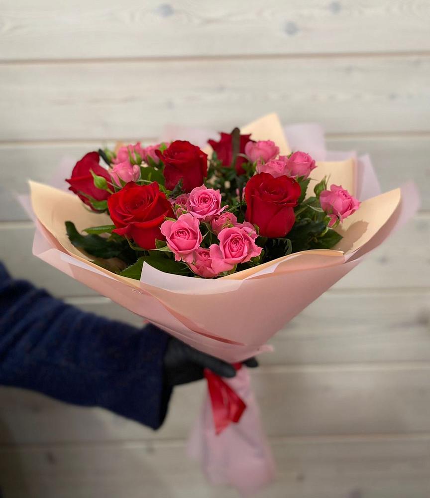 Букет цветов из: Розы в Новобелокатай