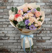 Букет цветов из:  Розы, Лизиантусы и Гвоздики в Новобелокатай